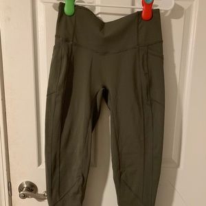 TYC Army Intensity Heart Booty Leggings